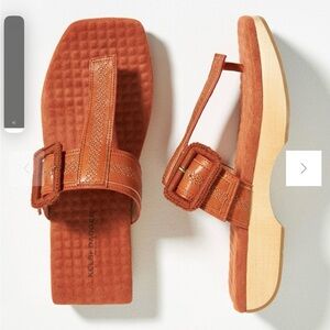 Anthropologie Kelsi Dagger Sandals sz. 8 Brooklyn Swag Thong Suede Brown Orange